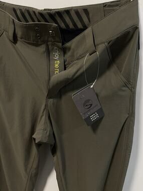 Showers Pass Rogue Pants Mens 28 Fatigue Green Outdoor Stretch NWT GF